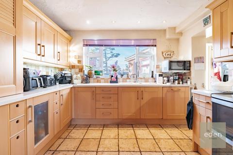 5 bedroom detached house for sale, High Street, Lenham, ME17