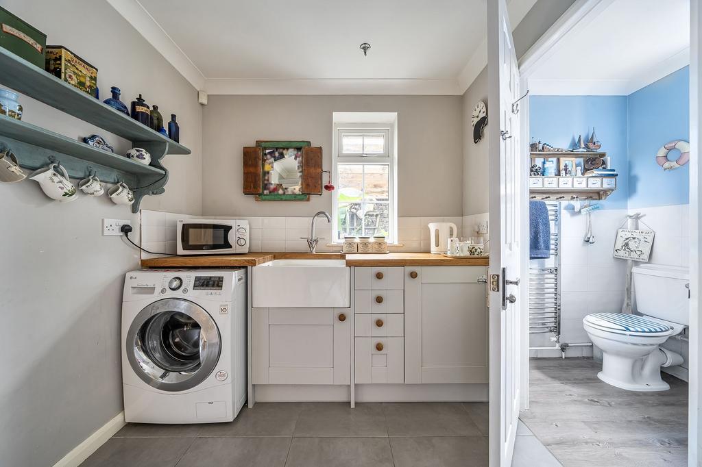 Annexe - Kitchenette/Utility &amp; Shower Room