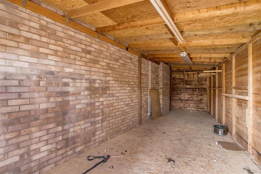 Outbuilding / Workshop