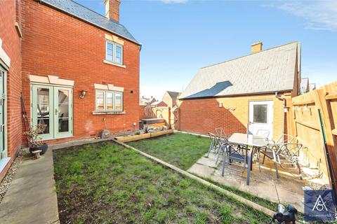 3 bedroom detached house for sale, Poppyfields Way, Northamptonshire NN13