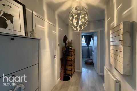 1 bedroom flat for sale, Perryman Way, Slough