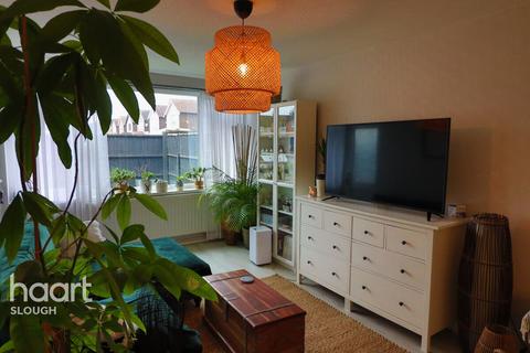 1 bedroom flat for sale, Perryman Way, Slough