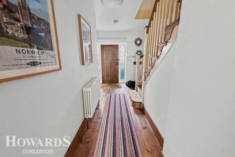 3 bedroom terraced house for sale, Garnham Road, Gorleston