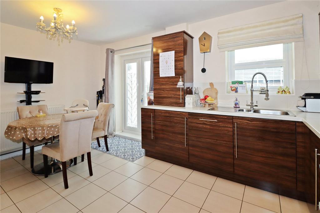 Kitchen/Dining