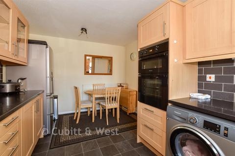 3 bedroom terraced house for sale, Swallowtail Road, Horsham, West Sussex