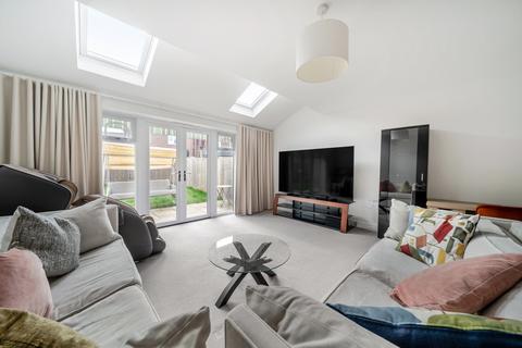 4 bedroom link detached house for sale, Lorimer Avenue, Cranleigh, GU6
