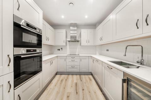 4 bedroom link detached house for sale, Lorimer Avenue, Cranleigh, GU6
