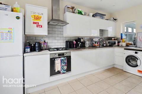 5 bedroom end of terrace house for sale, Fillingham Way, Hatfield