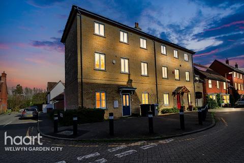 5 bedroom end of terrace house for sale, Fillingham Way, Hatfield