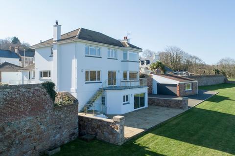 4 bedroom detached house for sale, Le Jardin, Grouville