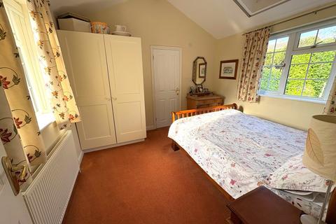 4 bedroom detached house for sale, Shady Nook, Farnham, Surrey, GU9