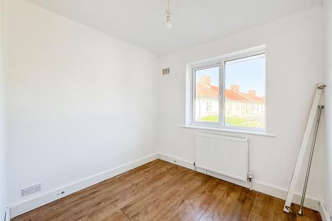 3 bedroom house to rent, Gold Hill, Edgware, HA8