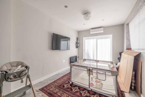 undefined, Farnham Royal SL2