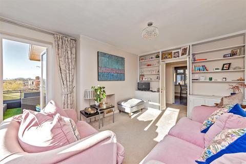 2 bedroom apartment to rent, Hatfield Road, St. Albans