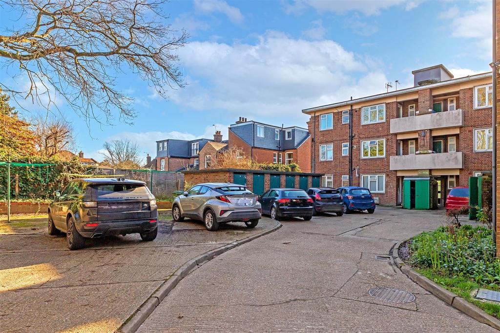 35 Queens Court-34.jpg