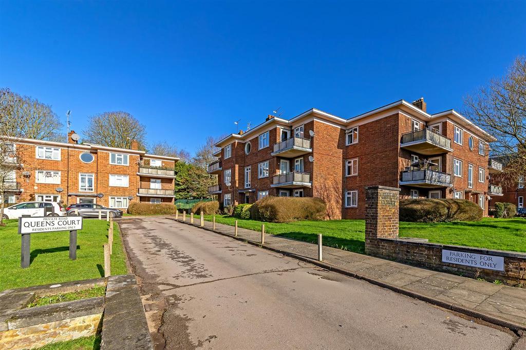 35 Queens Court-4.jpg