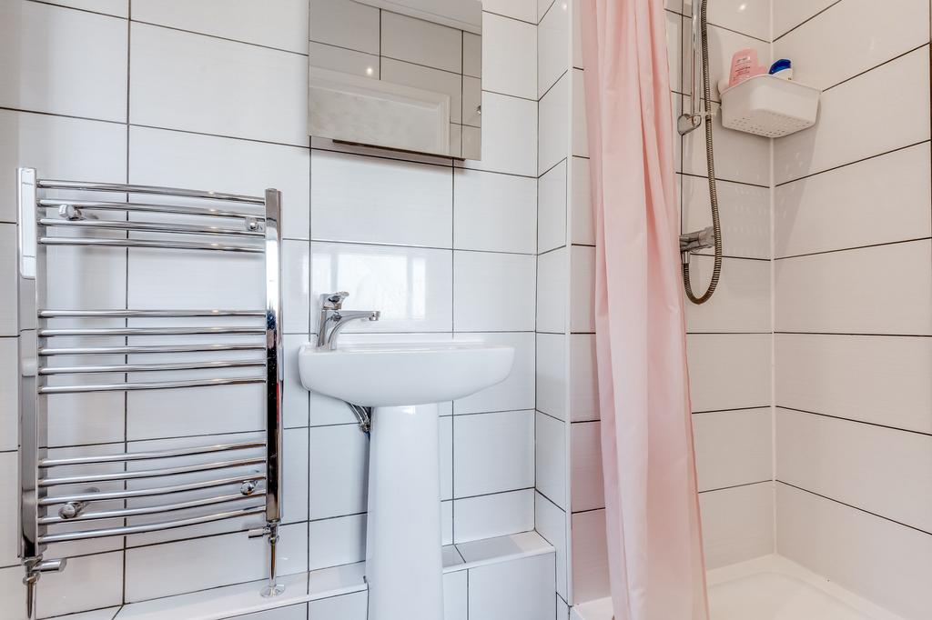 Main En-suite