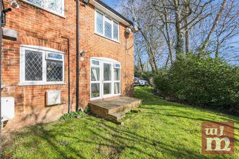2 bedroom flat to rent, Whisperwood Close, Harrow Weald, HA3
