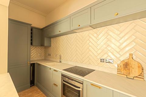 2 bedroom flat for sale, Montacute Gardens, Tunbridge Wells, TN4