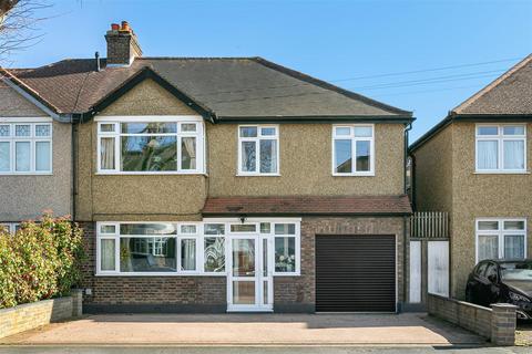 undefined, Lynwood Drive, Worcester Park KT4