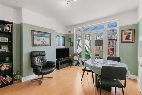 undefined, Lynwood Drive, Worcester Park KT4