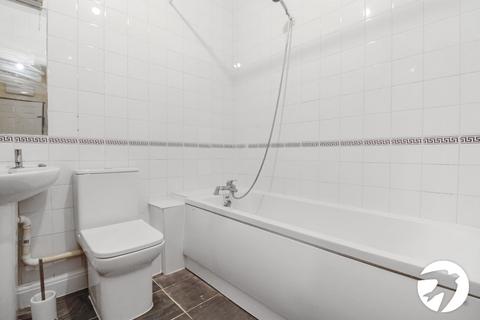 1 bedroom flat to rent, Clifton Road, Gravesend, Kent, DA11