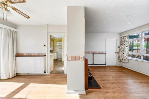 3 bedroom detached house for sale, Bevis Close, Dartford