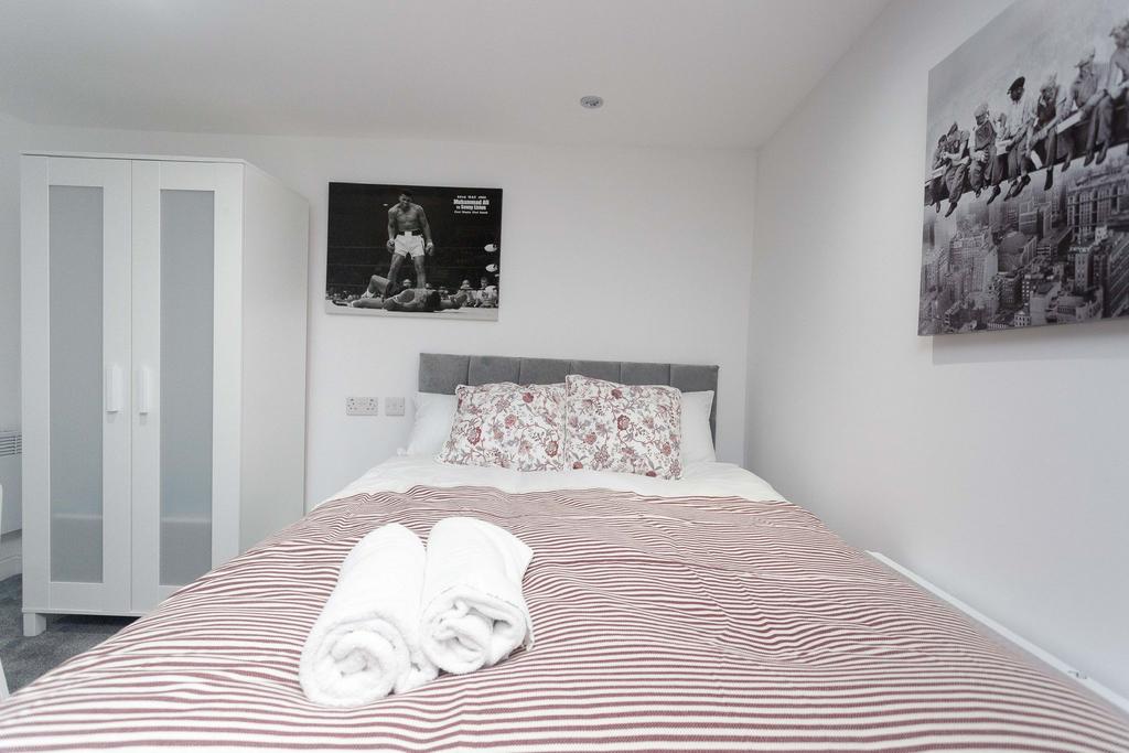 Apartment in Leeds, West Yorkshire - View 3