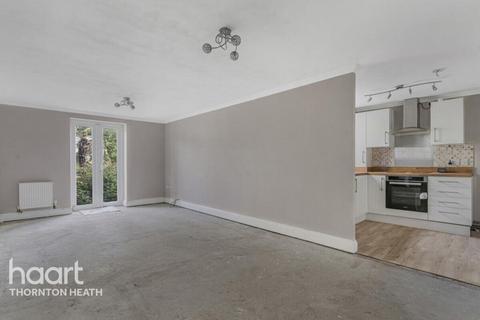 2 bedroom flat for sale, Bungalow Road, LONDON