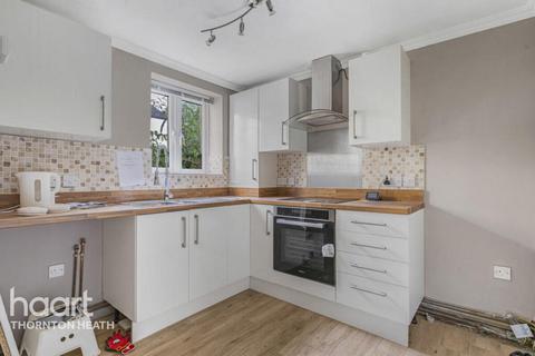 2 bedroom flat for sale, Bungalow Road, LONDON
