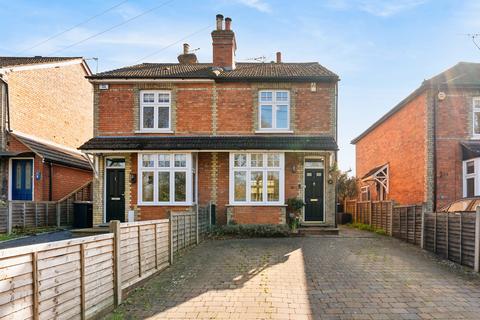 3 bedroom semi-detached house for sale, Spinney Hill, Addlestone, KT15