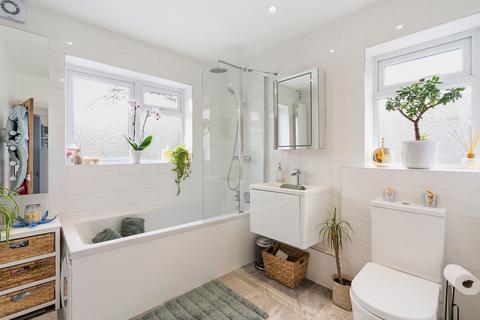 3 bedroom semi-detached house for sale, Spinney Hill, Addlestone, KT15