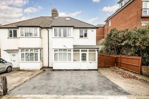 undefined, London Road, Isleworth TW7