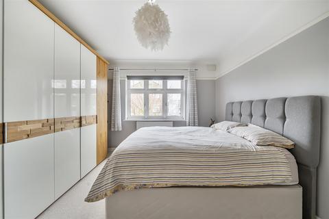 2 bedroom apartment for sale, Grove Crescent, Kingston Upon Thames
