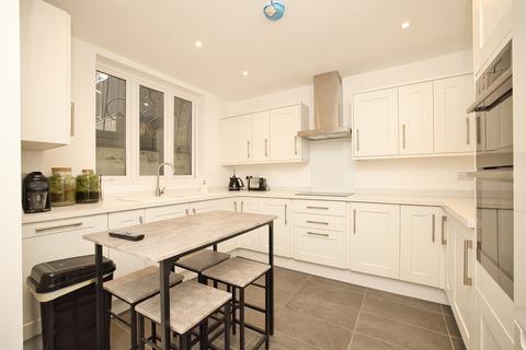 4 bedroom end of terrace house for sale, Willsons Road, Ramsgate, Kent, CT11