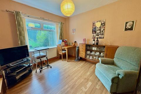 3 bedroom end of terrace house for sale, Cousin Lane, Illingworth, Halifax