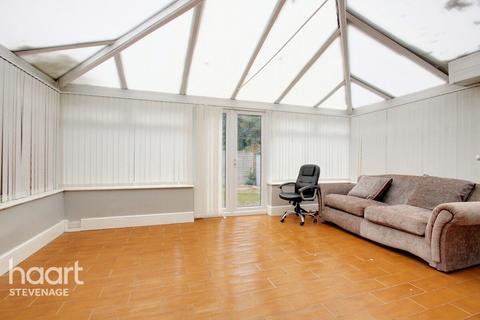 3 bedroom semi-detached house for sale, Rookwood Drive, Stevenage