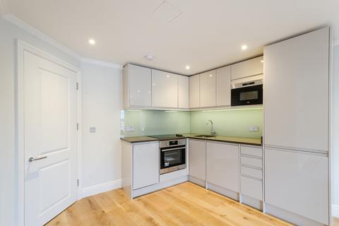 3 bedroom apartment to rent, Green Lanes London N16