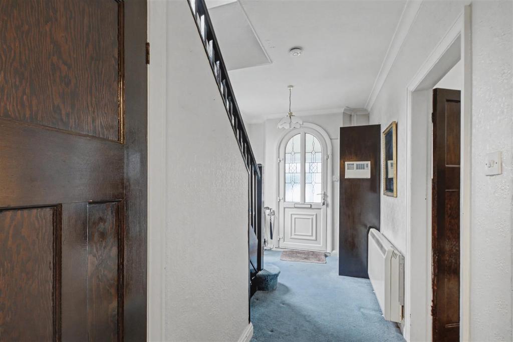Hallway 2.jpeg