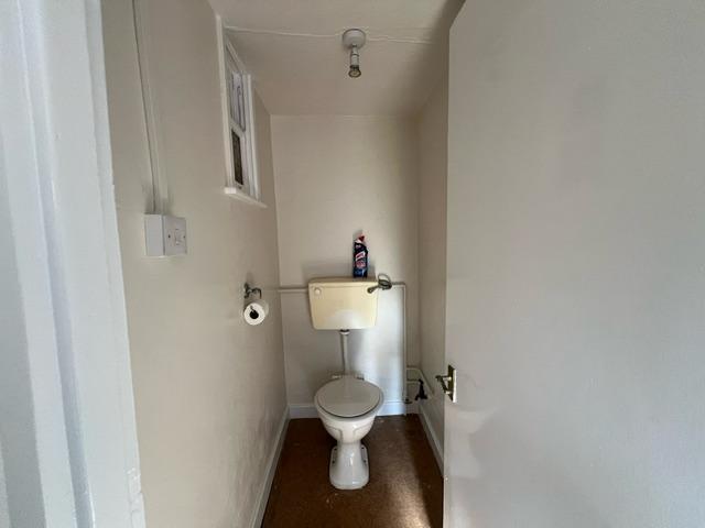 Cloakroom/wc