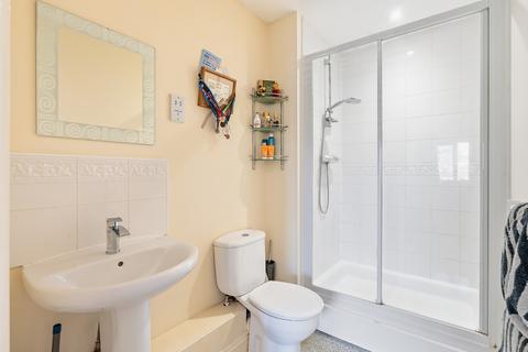 2 bedroom apartment for sale, School Road, Ashford, TW15