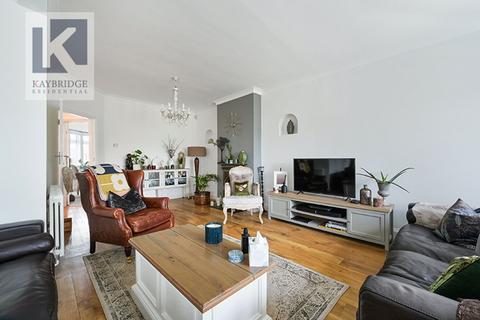 undefined, St. Clair Drive, Worcester Park, KT4