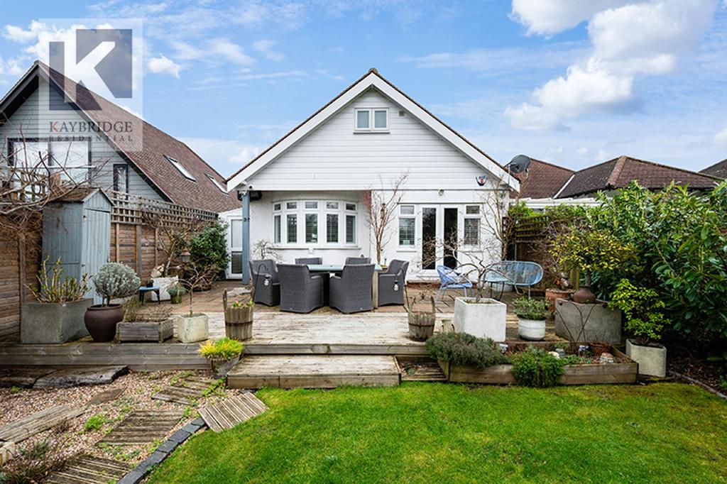St Claire Drive, KT4 8 UE