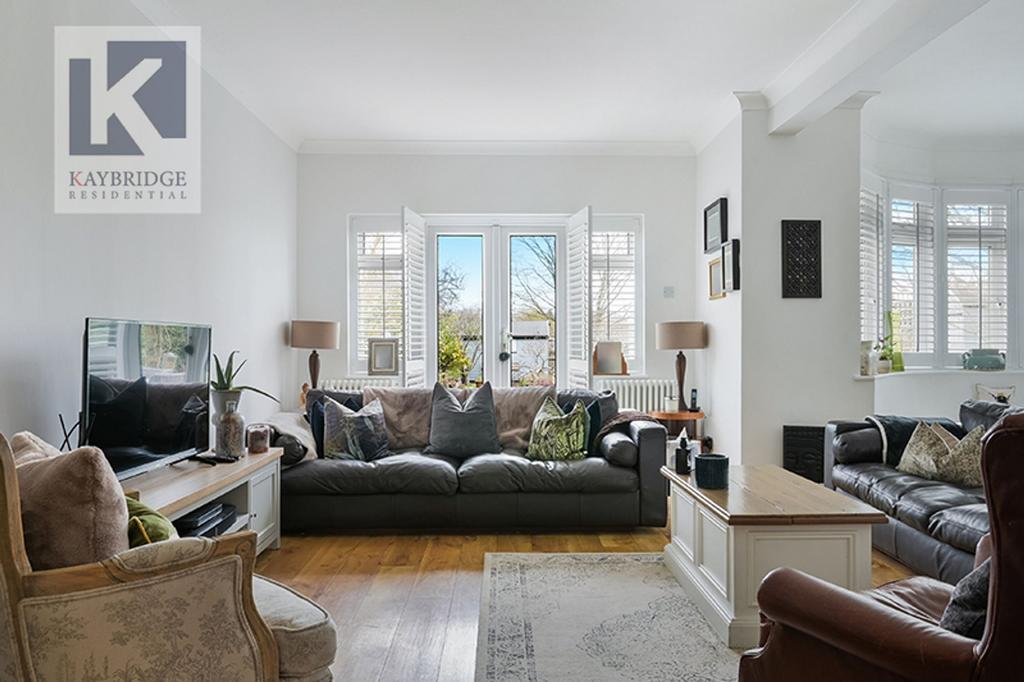 St Claire Drive, KT4 8 UE