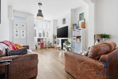 3 bedroom end of terrace house for sale, Chelmsford CM2