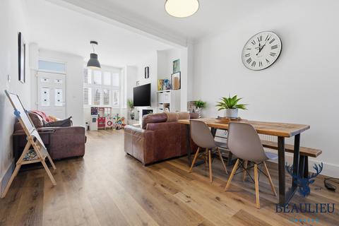 3 bedroom end of terrace house for sale, Chelmsford CM2