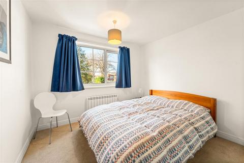 2 bedroom apartment for sale, Oakfield, Sale