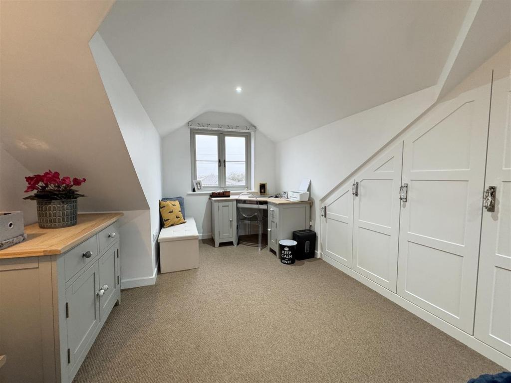 Dressing Area with built-in wardrobes