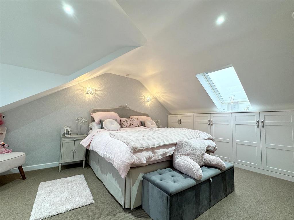 Bedroom with Built-in Storage