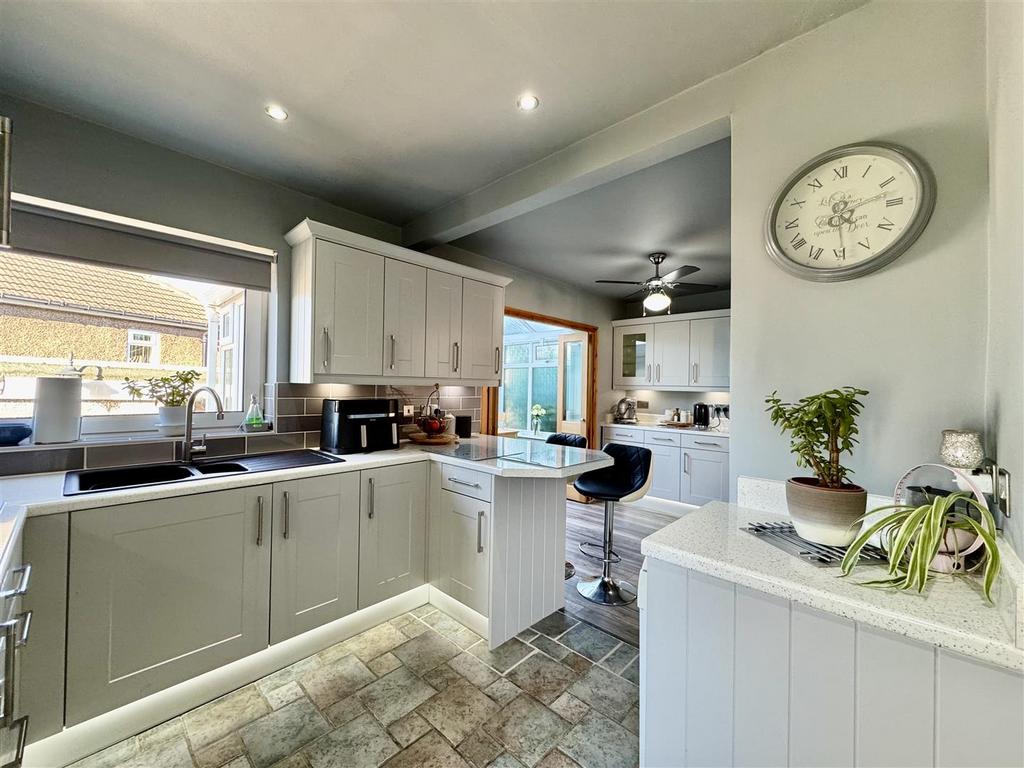 Dining kitchen